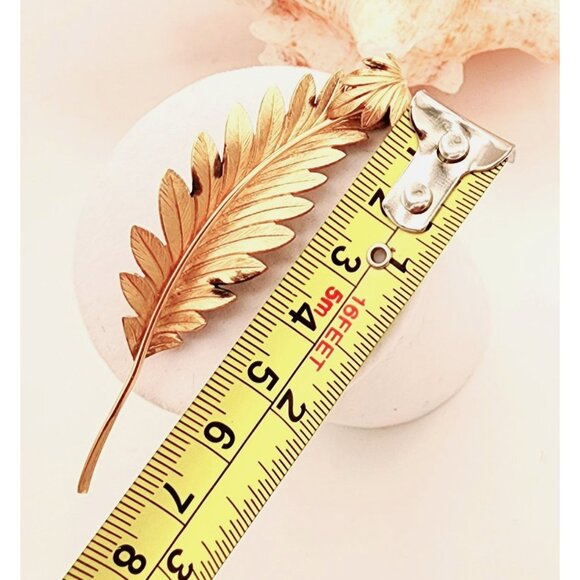 Gold Tone Wells  Aged 14K GF Brooch Pin Unique Fall Dried Curled Leaf Design! - Picture 4 of 4